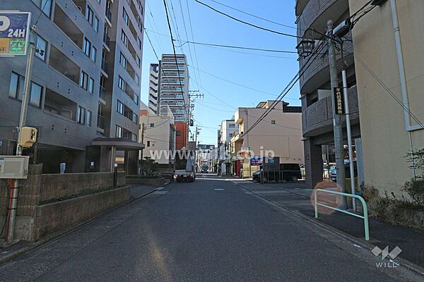 敷地北側の前面道路（東川端七本松町線）