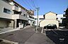 その他：敷地南側の前面道路（東側から）
