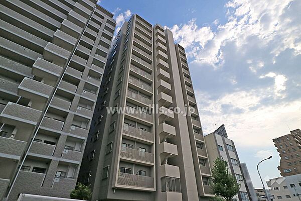 プライムメイツ泉の外観（北東側から）