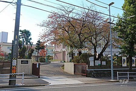 伊勢山中学校[公立]の外観