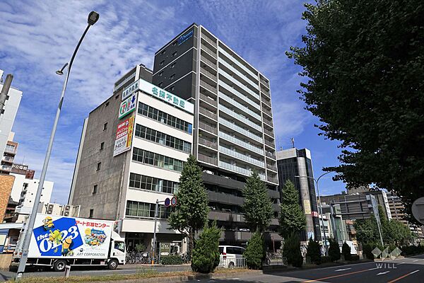 プレサンスロジェ上前津駅前?の外観（南西側から）