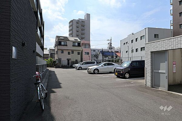 敷地内駐車場（屋外平面式）