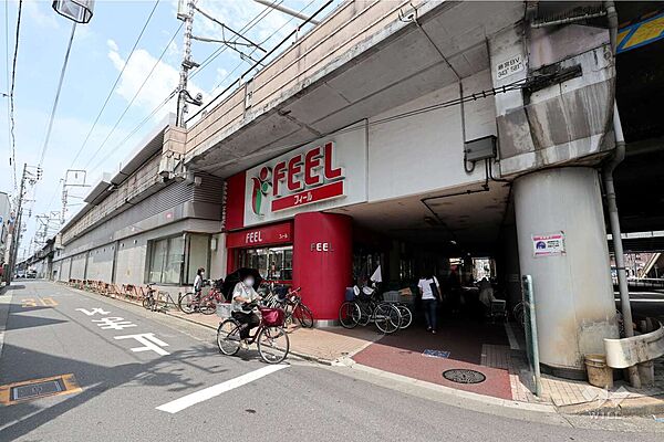 フィール(栄生店)の外観