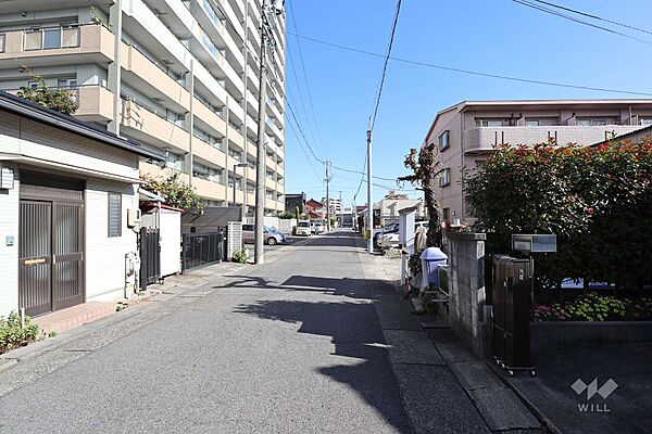 敷地南東側の前面道路