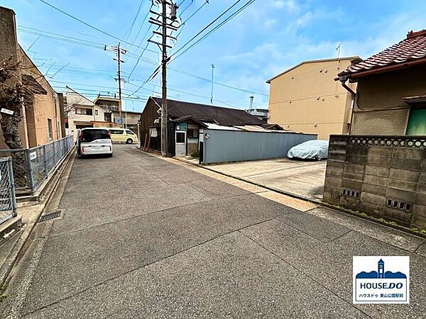 物件と前面道路のようす