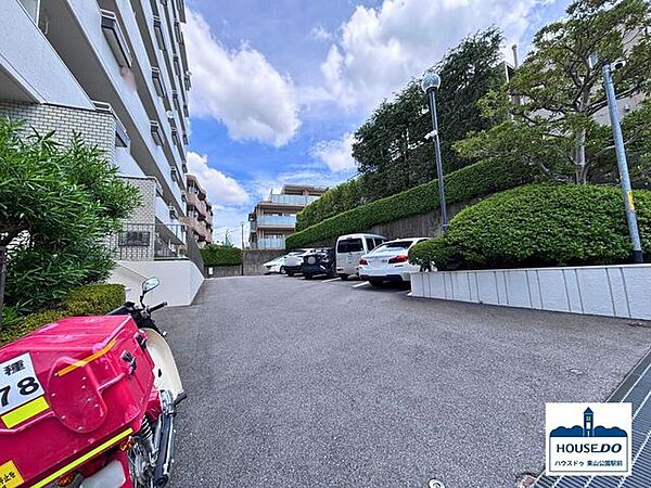 敷地内平面駐車場のようす