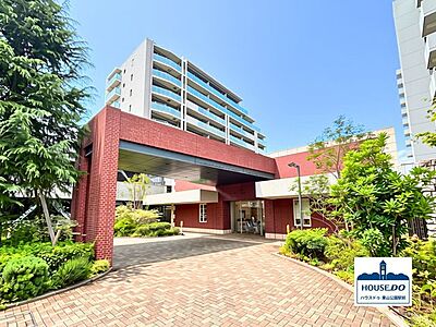 外観：ペット可！東山線・リニモ「藤が丘駅」まで徒歩圏内！フレンドタウン長久手まで徒歩約3分！お買い物に便利♪キッズルームやゲストルームなど共用設備充実！ファミリーにもぴったりの物件です。
