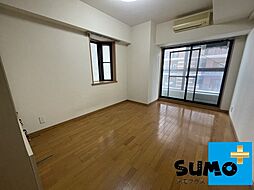 ウエストクイーンズ 300 3階ワンルームのリビング/ダイニング