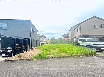 外観:土地面積60坪超えの広々宅地!間口9m以上あるので駐車も楽ちん♪ 外観:土地面積60坪超えの広々宅地!間口9m以上あるので駐車も楽ちん♪