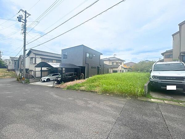 南側に高い建物が無いので日当たり・風通し良好なお土地です！