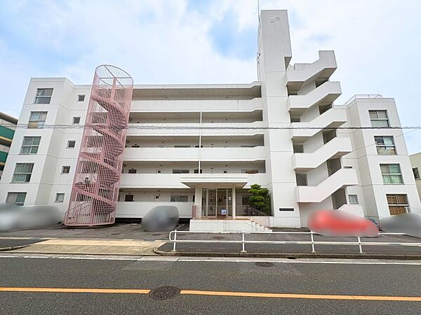 保育園、小学校、スーパーなどが徒歩圏内に揃っているので便利な住環境です♪