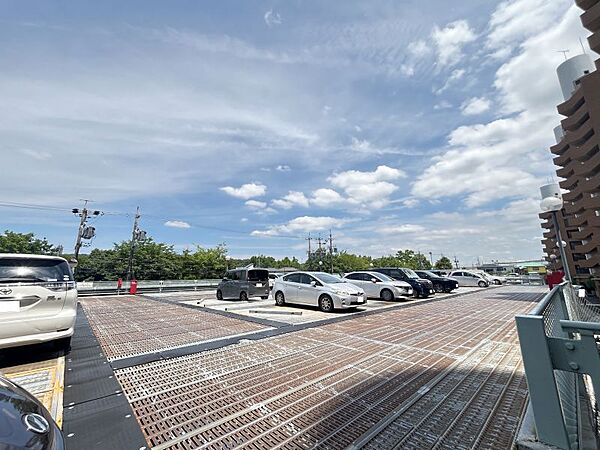 駐車場は、敷地内に1台承継可能です。