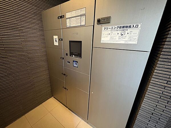不在時でも荷物を受け取れる便利な宅配ボックスがあります♪