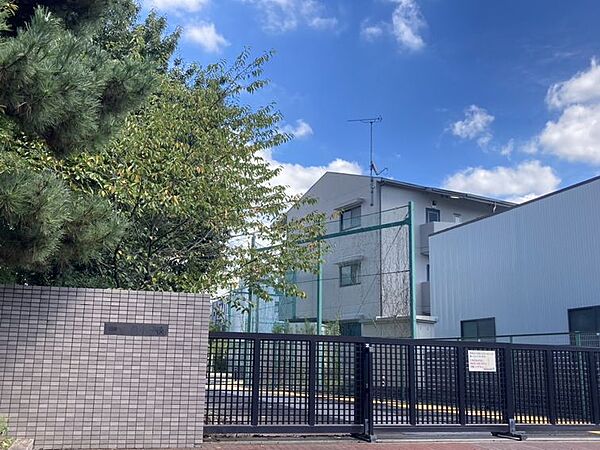 日進市立西小学校　徒歩約19分　約1500ｍ