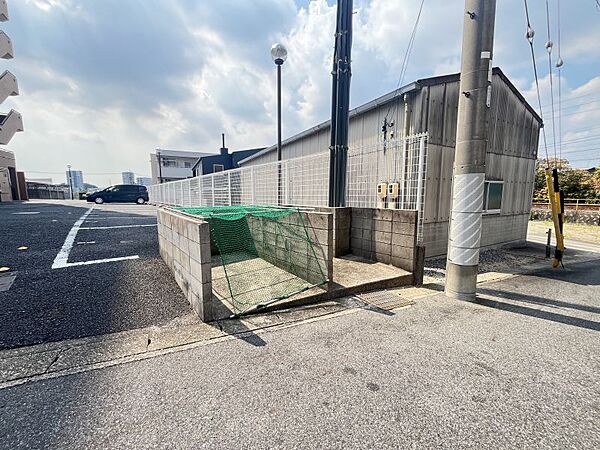 敷地内にゴミ集積所が設置してあるのでゴミ出しがラクです！