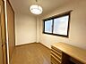 洋室：〈2階洋室〉どんなテイストにも合うシンプルな室内です。くつろげるお部屋にしてくださいね♪