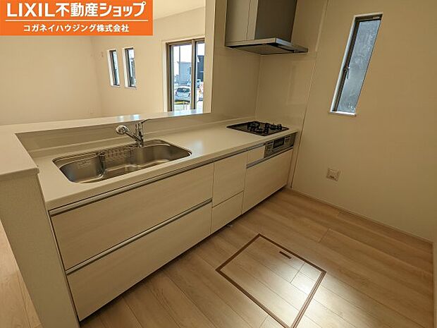 開放感のあるオープンキッチンです。調理スペースも広く使いやすいキッチンです。