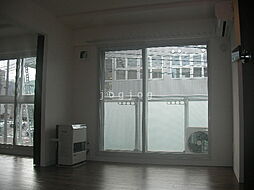 メゾン クー・ドゥ・クールIII 101 1階1LDKのリビング/ダイニング