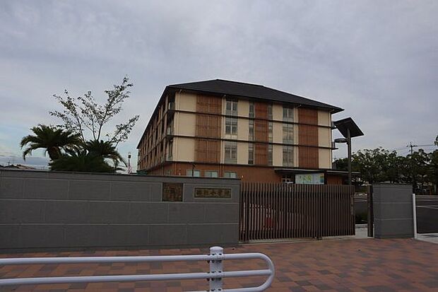 総社市立総社小学校総社市立総社小学校 760m