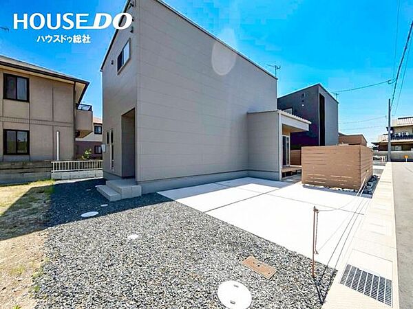 暮らしに合わせて使える庭スペース！物置や自転車置き場、家庭菜園など、暮らしに合わせて使い方を変えられます◎