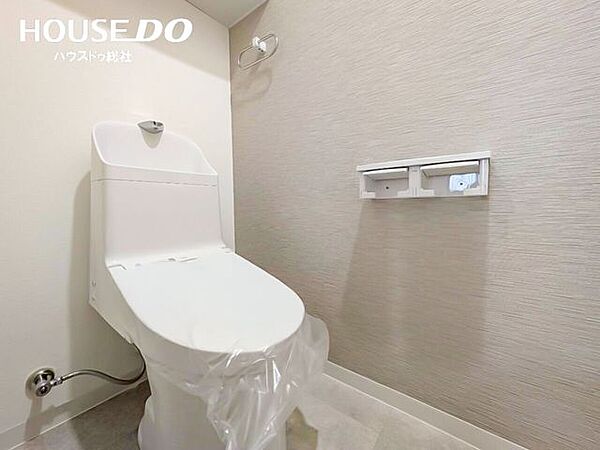 温水洗浄便座のあるトイレは毎日使う場所の快適さを高め、家族みんなが使いやすい設備です◎