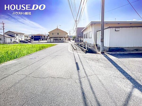 朝はお子様を学校へ送り出し、仕事帰りには近くのスーパーで夕食のお買い物♪休日は家族でまきび公園へお出かけ。毎日の暮らしが自然と快適になる、子育て世帯に嬉しい住環境です♪♪