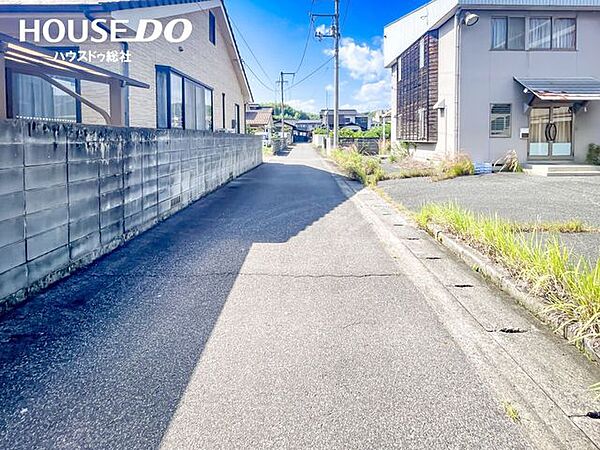 落ち着いた住宅地内で、穏やかな暮らしがイメージできますね♪