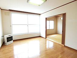 ファミリエＦ 102 1階2LDKのリビング/ダイニング