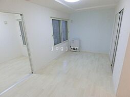 グレンウッド菊水 102 1階1LDKのリビング/ダイニング