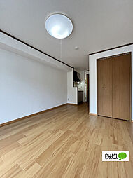 シャン・ド・フルール 201 2階ワンルームのリビング/ダイニング