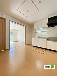 セレーノ・アルドーレ　II 102 1階2DKのリビング/ダイニング