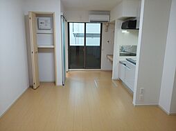 サーレ・内本町 102 1階1LDKのリビング/ダイニング