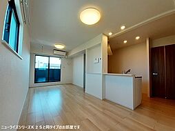 シャングリラI 203 2階2LDKのリビング/ダイニング