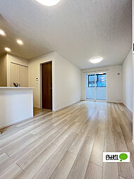 ベルシャイン　紀三井寺　II 103 1階1LDKのリビング/ダイニング