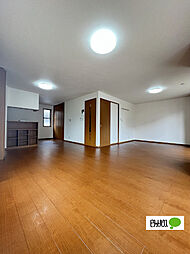 シンフォニータウンIII　E棟 113 1階ワンルームのリビング/ダイニング