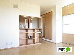 BIG JOY YAMATO 201 2階3LDKのリビング/ダイニング