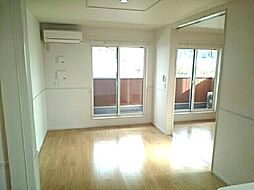 リバー・フォールド 201 2階2LDKのリビング/ダイニング