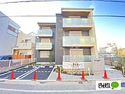 和歌山市駅より徒歩10分 築4年10ヶ月 3階建の賃貸物件