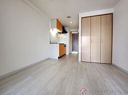 Gramercy Juso-higashi 1st 2階1DKのリビング/ダイニング