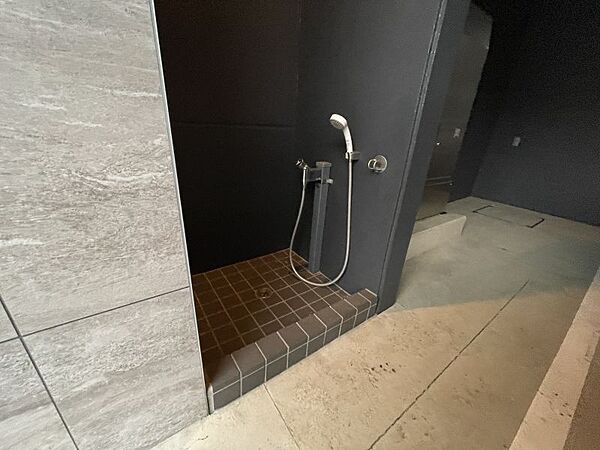 ペットの散歩帰りの足洗いも安心できる外部洗い場付き！ペットとの暮らしが快適になります♪