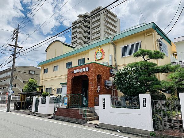 一番町保育園まで　562m　徒歩約8分●毎日手作りおやつで、離乳食・アレルギー食に対応しているそうです。　