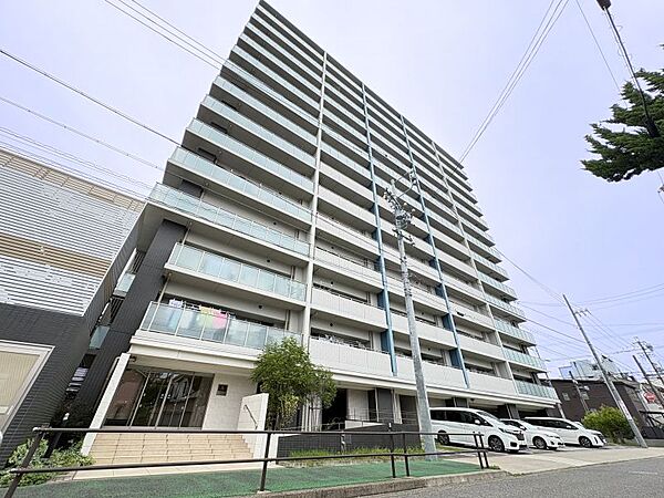 大切なペットとも暮らす事が出来ます♪（細則あり）3面から採光が取れる、角部屋のお部屋となります！