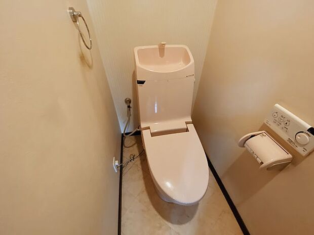 清潔感のあるトイレ。設備の変更をご希望の方にはリフォームもご提案できます(^^)