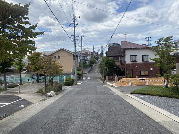 前面道路は約6.3ｍあるので駐車が苦手な方も安心です！