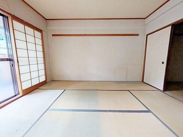 押入れ収納を備えた和室。畳の張替えや洋室への変更などアレンジが自在です。