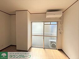 ハイツ岡庭 205 2階ワンルームのリビング/ダイニング