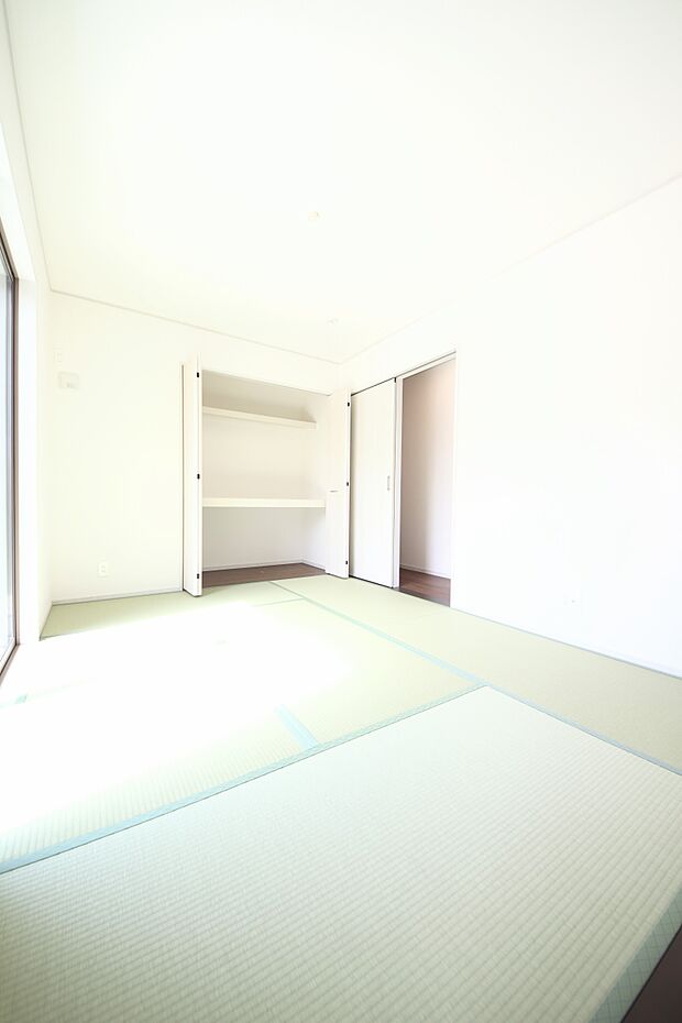 和室は、お子様の遊び場やお昼寝、来客用の寝室にと多様な用途で使えます。