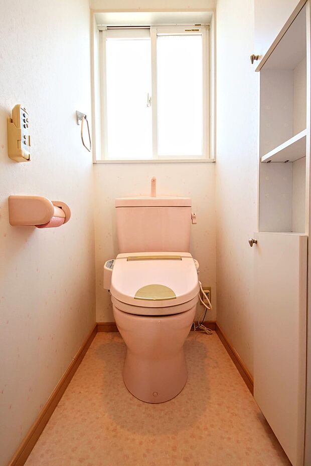 災害時でも安心のタンク付きトイレを採用しました。リフォームのご相談も受け賜わります。