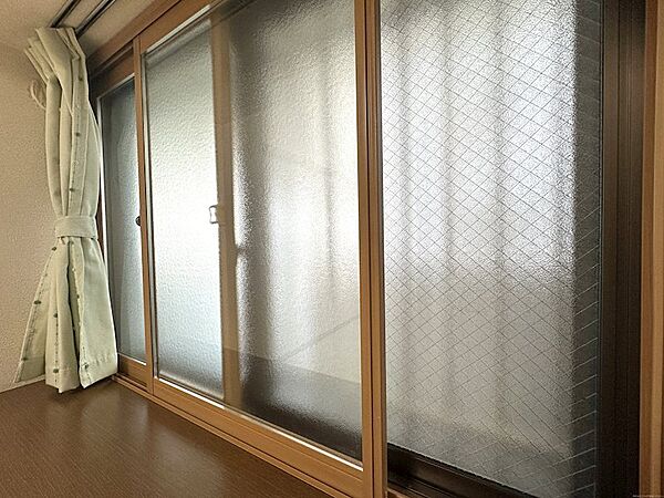北側洋室の二重サッシ！遮音性◎