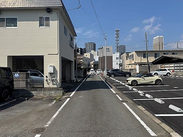 北側前面道路2